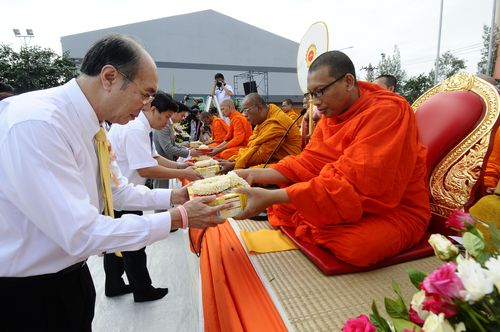 ภาพ No.2531:ตักบาตรลาดกระบัง