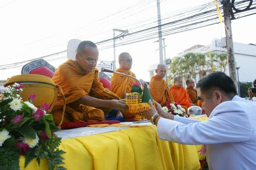 ภาพ No.5405: ตักบาตรเลย พระ 1,111 รูป