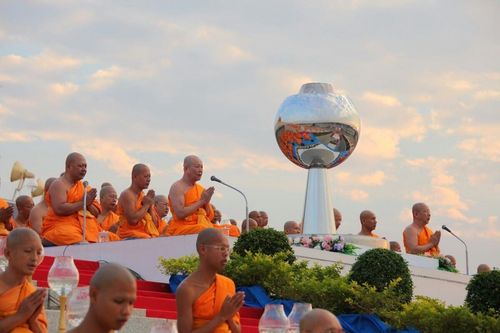 ภาพ No.8092:วันมาฆบูชา 2556 ณ วัดพระธรรมกาย