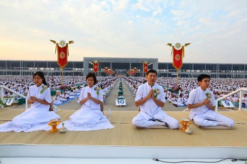 ภาพ No.8101:วันมาฆบูชา 2556 ณ วัดพระธรรมกาย