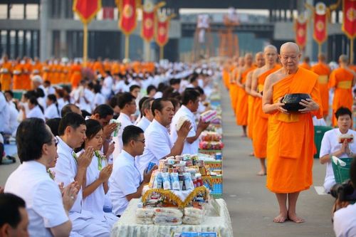 ภาพ No.8100:วันมาฆบูชา 2556 ณ วัดพระธรรมกาย