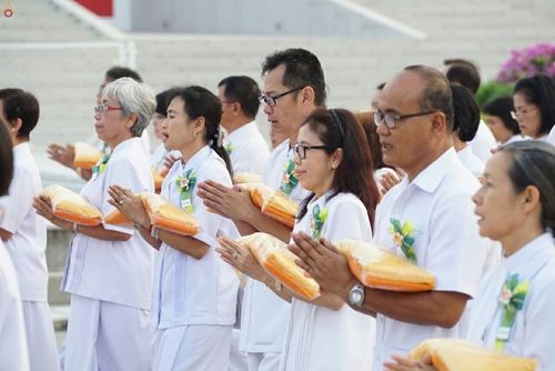 ภาพ No.16120:ประมวลภาพพิธีบรรพชาสามเณร 1 แสนรูป ภาคฤดูร้อน ประจำปี พ.ศ.2558