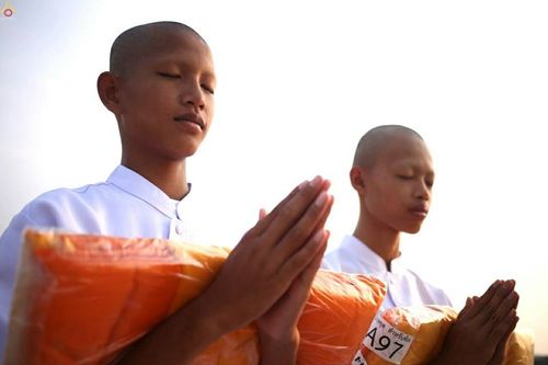 ภาพ No.16133:ประมวลภาพพิธีบรรพชาสามเณร 1 แสนรูป ภาคฤดูร้อน ประจำปี พ.ศ.2558