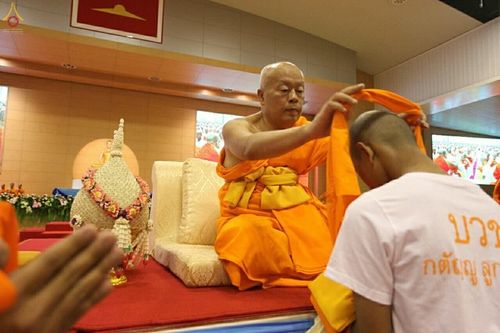 ภาพ No.16183:ประมวลภาพพิธีบรรพชาสามเณร 1 แสนรูป ภาคฤดูร้อน ประจำปี พ.ศ.2558