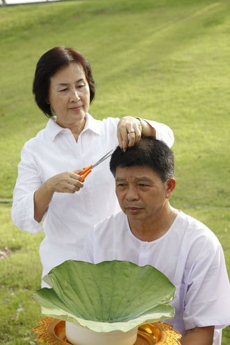 ภาพ No.2657:โครงการบรรพชาอุปสมบทหมู่ รุ่นเข้าพรรษา ปี 2555