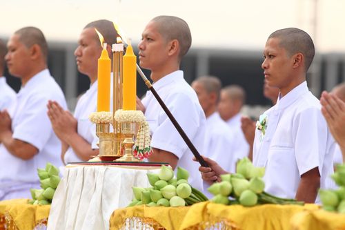 ภาพ No.2671:โครงการบรรพชาอุปสมบทหมู่ รุ่นเข้าพรรษา ปี 2555