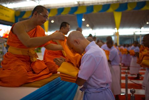 ภาพ No.2684:โครงการบรรพชาอุปสมบทหมู่ รุ่นเข้าพรรษา ปี 2555