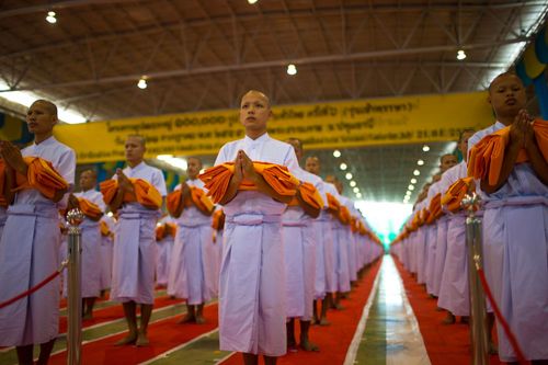 ภาพ No.2689:โครงการบรรพชาอุปสมบทหมู่ รุ่นเข้าพรรษา ปี 2555