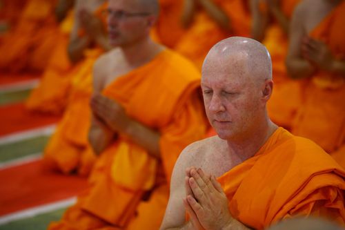 ภาพ No.2704:โครงการบรรพชาอุปสมบทหมู่ รุ่นเข้าพรรษา ปี 2555