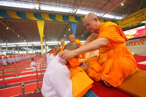 ภาพ No.2695:โครงการบรรพชาอุปสมบทหมู่ รุ่นเข้าพรรษา ปี 2555