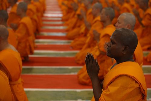 ภาพ No.2702:โครงการบรรพชาอุปสมบทหมู่ รุ่นเข้าพรรษา ปี 2555