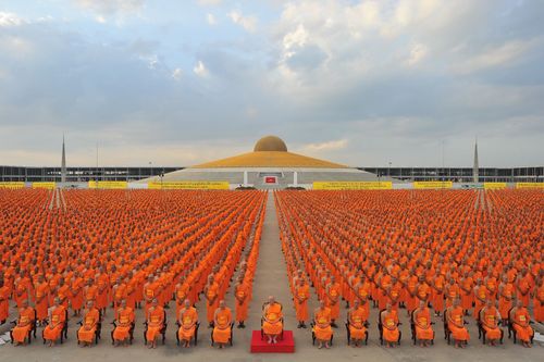 ภาพ No.2705:โครงการบรรพชาอุปสมบทหมู่ รุ่นเข้าพรรษา ปี 2555