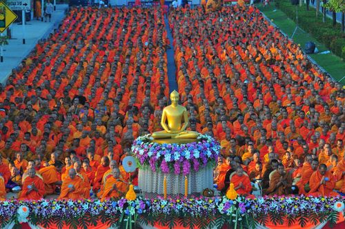 ภาพ No.5382:ตักบาตรพิษณุโลก พระ 2,600 รูป