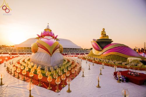 พิธีจุดประทีปถวายเป็นพุทธบูชาและบูชาธรรมมหาปูชนียาจารย์ ณ อนุสรณ์สถานบางปลา จังหวัดนครปฐม