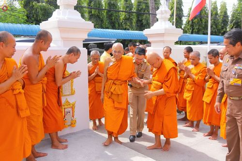 พิธีปลูกต้นพระศรีมหาโพธิ์ ณ ลานพระอุโบสถหลังเก่า วัดเขียนเขต(พระอารามหลวง) ตำบลบึงยี่โถ อำเภอธัญบุรี จังหวัดปทุมธานี วันพฤหัสบดีที่ ๒๖ กรกฎาคม พ.ศ.๒๕๖๑