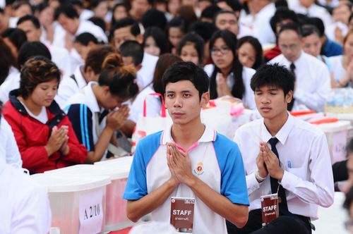 ภาพ No.2651:ตักบาตร ม.รังสิต ปี 2555