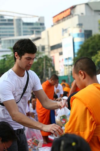 ภาพ No.2331:ตักบาตรราชประสงค์