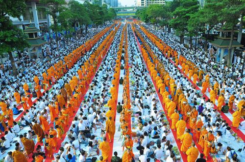 ภาพ No.2342:ตักบาตรราชประสงค์