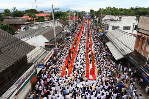 ภาพ No.2511:ตักบาตรพระ 1,000 รูป สันป่าตอง จ.เชียงใหม่