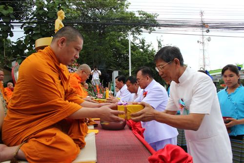 ภาพ No.2513:ตักบาตรพระ 1,000 รูป สันป่าตอง จ.เชียงใหม่