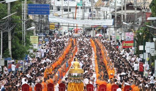 ภาพ No.2517:ตักบาตรพระ 1,000 รูป สันป่าตอง จ.เชียงใหม่