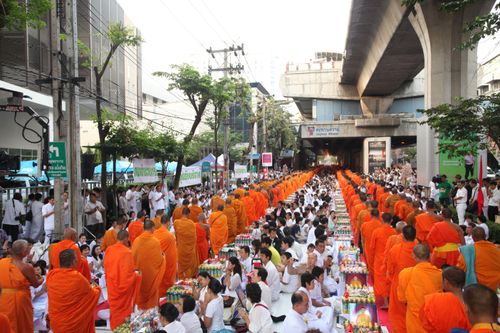 ภาพ No.2313:ตักบาตรสะพานควาย