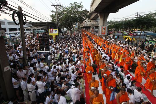 ภาพ No.2317:ตักบาตรสะพานควาย