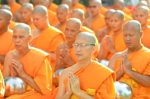 ภาพ No.2899:ตักบาตรพระ 111 รูป บ้านสวนตะวันธรรม