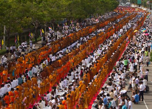 ภาพ No.2506:ตักบาตรอุบลราชธานี