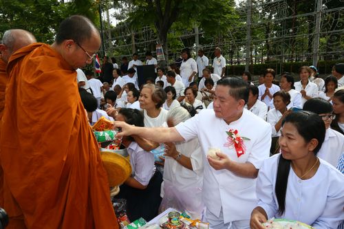 ภาพ No.2509:ตักบาตรอุบลราชธานี