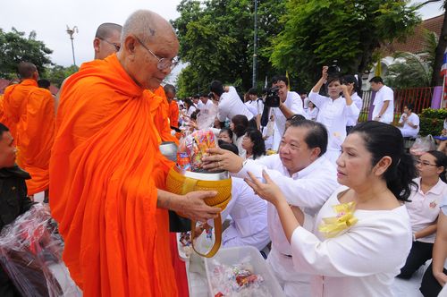 ภาพ No.2469:ตักบาตรอุตรดิตถ์