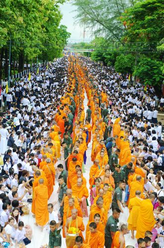 ภาพ No.2471:ตักบาตรอุตรดิตถ์