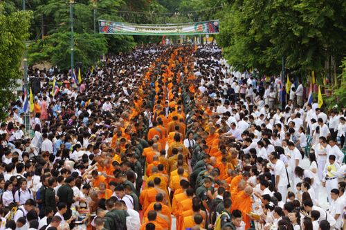 ภาพ No.2479:ตักบาตรอุตรดิตถ์