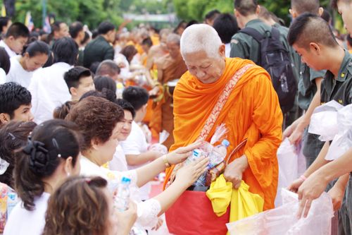 ภาพ No.2480:ตักบาตรอุตรดิตถ์