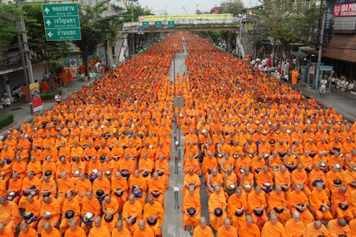 ภาพ No.2398:ตักบาตรวงเวียนใหญ่