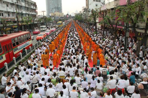 ภาพ No.2397:ตักบาตรวงเวียนใหญ่