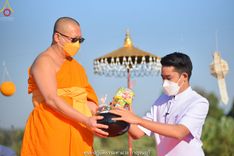 ภาพ No.41028:พิธีตัดปอยผม ปลงผม ขอขมารับผ้าไตรและพิธีบรรพชา ในโครงการอุปสมบท บูชาธรรมมหาปูชนียาจารย์ ประจำปี 2564 ชุดที่ 19
