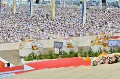 ภาพ No.86896:พิธีตักบาตร , พิธีบูชาข้าวพระ , พิธีจุดเทียนใจ ไฟนิรันดร์ อนันตชัย ในวันอาทิตย์ต้นเดือน 3 กันยายน พ.ศ. 2566 ณ วัดพระธรรมกาย