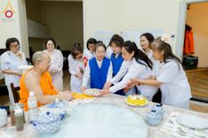 ภาพ No.232751:วันอาทิตย์ที่ 6 กรกฏาคม พ.ศ. 2568 พิธีบูชาข้าวพระ ณ วัดพระธรรมกายนอร์ธสวีเดน