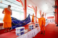ภาพ No.234336:วันพฤหัสบดีที่ 24 กรกฎาคม พ.ศ. 2568 พิธีถวายสังฆทานแก่คณะสงฆ์ 323 วัด , พิธีมอบกองทุนหนุนแรงใจช่วยครูใต้ , พิธีทำบุญส่วนกุศลแด่ผู้วายชนม์ ในเหตุการณ์ความไม่สงบ 4 จังหวัด ชายแดนภาคใต้ (ปัตตานี , ยะลา , นราธิวาส , สงขลา) ปีที่ 21 ครั้งที่ 179 ณ วัดเวฬุวัน 