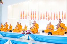 ภาพ No.86794:พิธีตักบาตร , พิธีบูชาข้าวพระ , พิธีจุดเทียนใจ ไฟนิรันดร์ อนันตชัย ในวันอาทิตย์ต้นเดือน 3 กันยายน พ.ศ. 2566 ณ วัดพระธรรมกาย