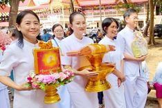 ภาพ No.255553:วันที่ 12 ตุลาคม พ.ศ. 2568 พิธีทอดกฐินสามัคคีทั่วไทย 30,000 วัด โดยคณะศิษยานุศิษย์ บูชาธรรม 81 ปี หลวงพ่อธัมมชโย ณ วัดสามจุ่น ต.ดอนปรู อ.ศรีประจันต์  จ.สุพรรณบุรี