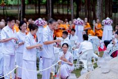 ภาพ No.238384:วันเสาร์ที่ 9 สิงหาคม พ.ศ. 2568 พิธีกลั่นแผ่นดิน โปรยทราย และจุดประทีปถวายเป็นพุทธบูชา จ.ระยอง สถาปนาองค์พระเจดีย์เพื่อสร้างสันติภาพโลก ณ ศูนย์ปฏิบัติธรรมระยอง(บ้านช่องลม) ต.บางบุตร อ.บ้านค่าย จ.ระยอง