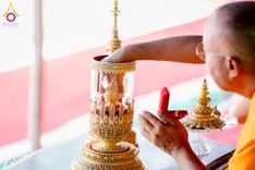 ภาพ No.255456:วันที่ 13 ตุลาคม พ.ศ. 2568 พิธีบรรจุพระบรมสารีริกธาตุ ผูกผ้า 7 สี เพื่อความเป็นสิริมงคล  และ ยกช่อฟ้า ประดิษฐานบนหลังคาอุโบสถวัดทุ่งเจริญธรรม ถวายบูชาธรรม 81 ปี หลวงพ่อธัมมชโย โดยคณะศิษยานุศิษย์ ณ วัดทุ่งเจริญธรรม อ.อมก๋อย จ.เชียงใหม่