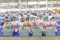 ภาพ No.240411:วันพุธที่ 27 สิงหาคม พ.ศ. 2568 พิธีตักบาตร ในวันธรรมชัย ณ วัดพระธรรมกาย จ.ปทุมธานี
