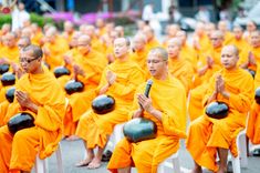 ภาพ No.241899:วันอาทิตย์ที่ 31 สิงหาคม พ.ศ. 2568 พิธีทำบุญแด่คณะสงฆ์ 122 รูป ฉลอง 121 ปี อำเภอคลองหลวง จ.ปทุมธานี เพื่อนำส่งช่วยเหลือคณะสงฆ์ 323 วัด 4 จังหวัดชายแดนภาคใต้ และช่วยเหลือประชาชนจากเหตุปะทะ แนวชายแดนไทย-กัมพูชา ณ บริเวณหน้าที่ว่าการอำเภอคลองหลวง จังหวัดปทุ