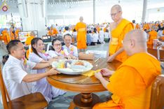 ภาพ No.167412:พิธีบุพเปตพลี ครั้งที่ 157 ร่วมอุทิศบุญกุศลแด่หมู่ญาติที่ล่วงลับไปแล้ว และสืบทอดอายุพระพุทธศาสนา วันพฤหัสที่ 31 ตุลาคม พ.ศ. 2567 (วันพระ แรม 14 ค่ำ เดือน 11) ณ หอฉันคุณยายอาจารย์ฯ วัดพระธรรมกาย