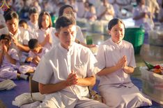 ภาพ No.159045:พิธีตักบาตร ในวันอาทิตย์ต้นเดือน วันที่ 6 ตุลาคม พ.ศ. 2567 ณ สภาธรรมกายสากล วัดพระธรรมกาย