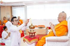 ภาพ No.233692:วันอาทิตย์ที่ 6 กรกฎาคม พ.ศ.2568 พิธีสมโภช 15 ปี วัดพระธรรมกายเกาลูน และพิธีมุทิตาสักการะเปรียญธรรม 9 ประโยค ณ วัดพระธรรมกายเกาลูน เขตปกครองพิเศษฮ่องกง สาธารณรัฐประชาชนจีน