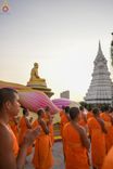 ภาพ No.201311:พระธรรมยาตราปฏิบัติธรรม และถ่ายภาพหมู่ประวัติศาสตร์ ณ อาคารธรรมยาตรา กตัญญูบูชามหาปูชนียาจารย์  ตรงข้ามวัดปากน้ำภาษีเจริญ จ.กรุงเทพมหานคร ในโครงการธรรมยาตรา กตัญญูบูชา มหาปูชนียาจารย์ พระมงคลเทพมุนี(สด จนฺทสโร) พระผู้ปราบมาร อนุสรณ์สถาน 7 แห่ง ปีที่ 13